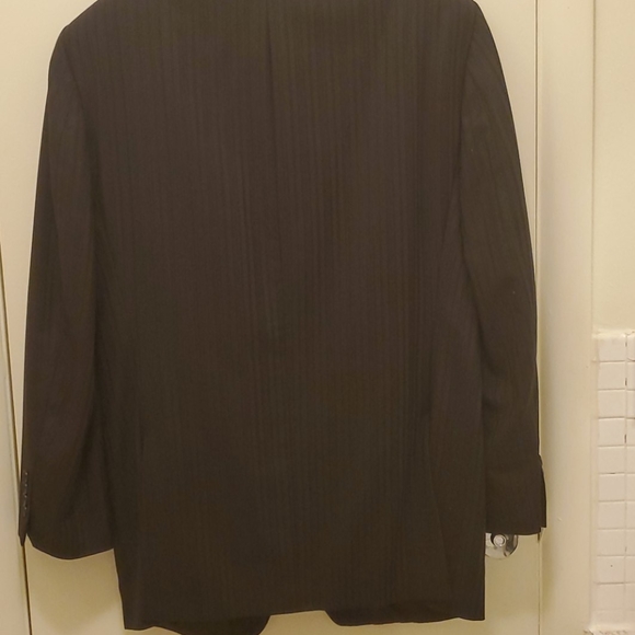 Men's Suit - Picture 3 of 5